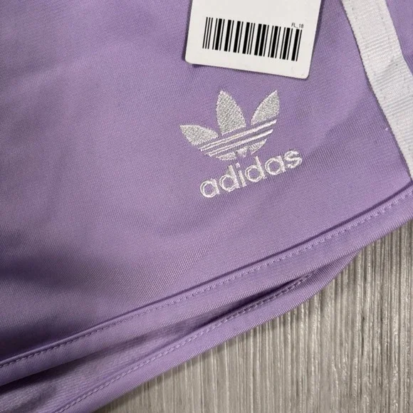 NWT adidas Originals 3 Stripe Shorts Lavender DV2558 S - Picture 3 of 6